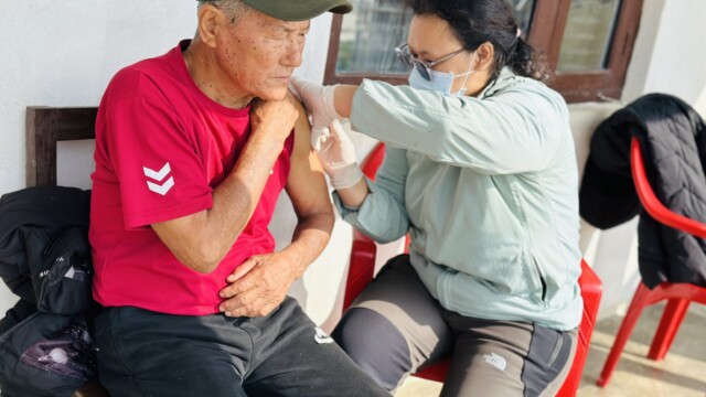 Gyan Bahadur Sunuwar received his vaccination